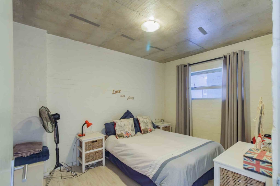 1 Bedroom Property for Sale in Woodstock Western Cape